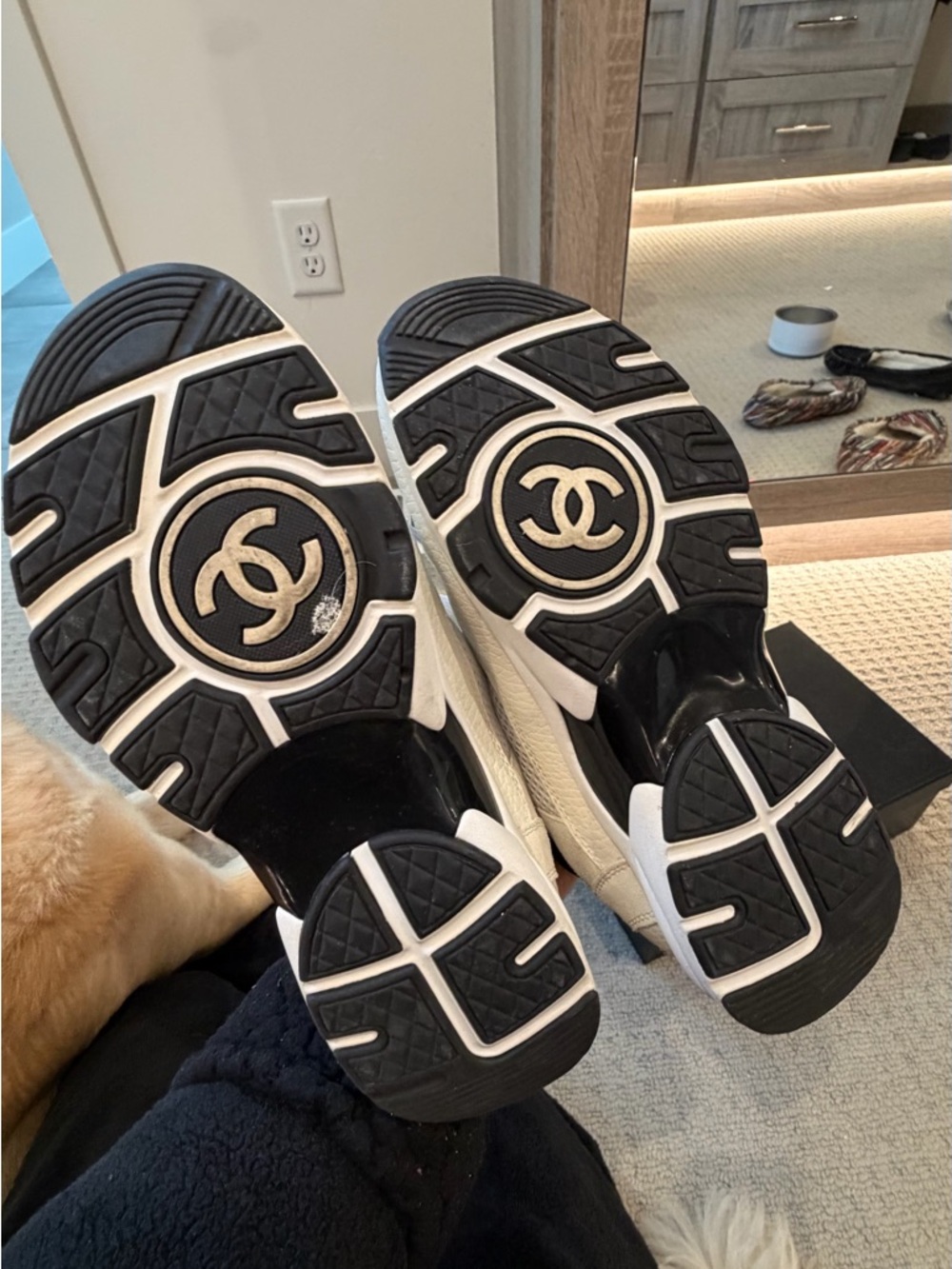 CHANEL Mesh suede Calfskin Grained Cream and Black and white Logo Sneakers sz 37 - Picture 6 of 10